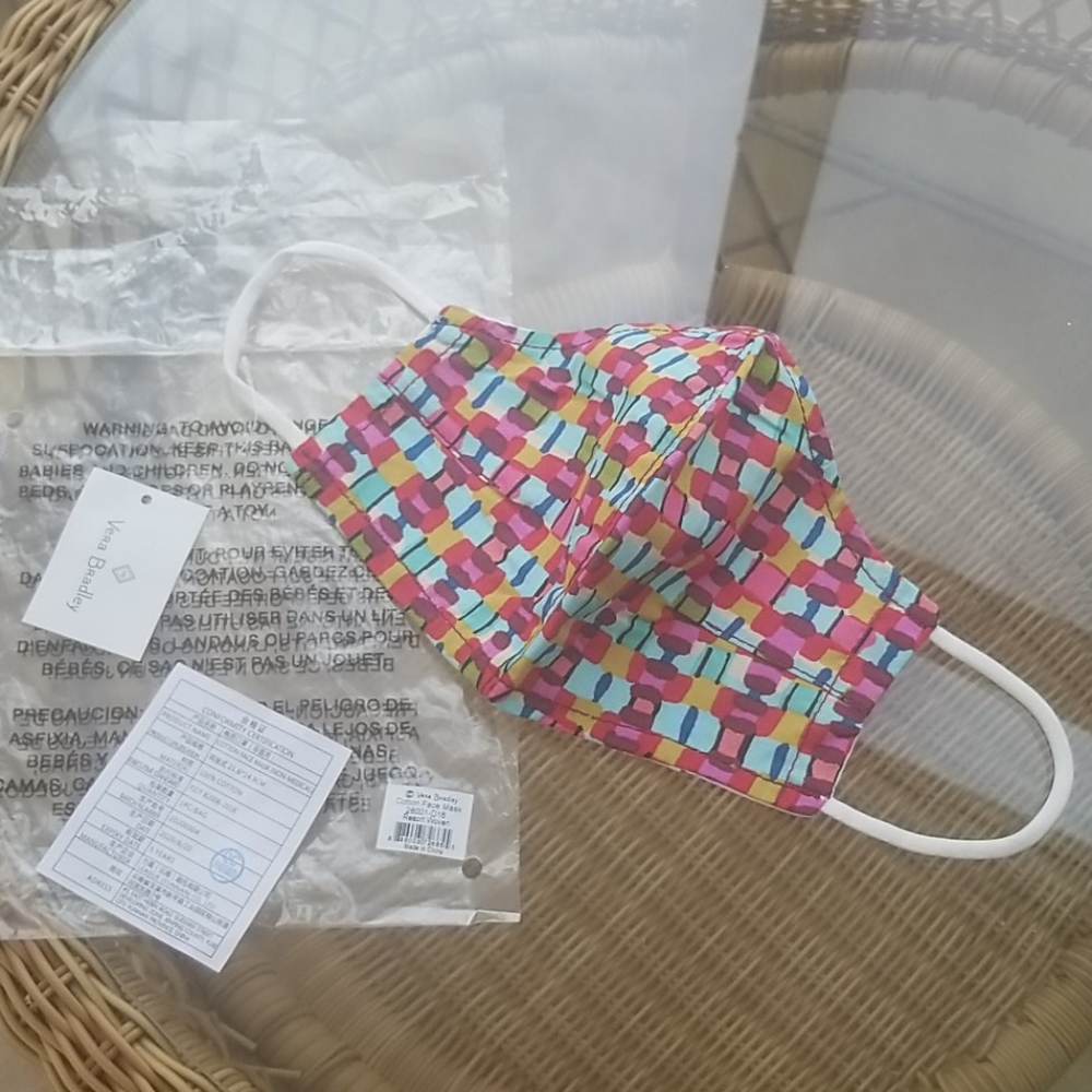 Vera Bradley Face Mask in resort woven